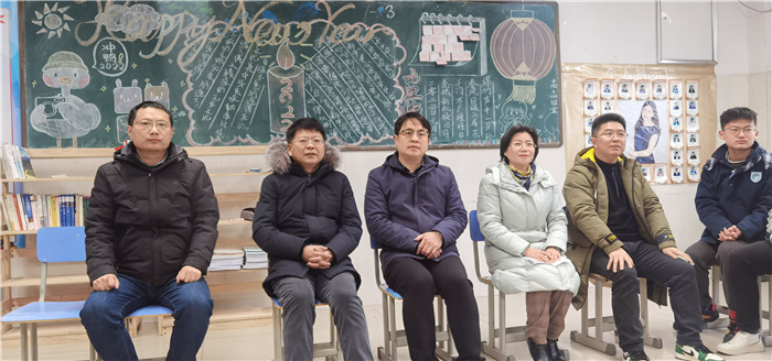 與會(huì)領(lǐng)導(dǎo).jpg 與會(huì)領(lǐng)導(dǎo).jpg