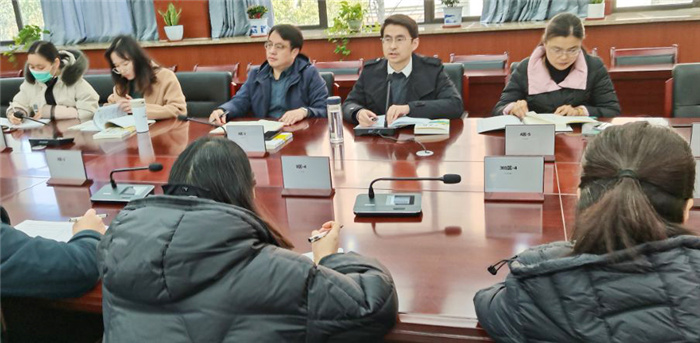 朱奇.jpg 朱奇.jpg