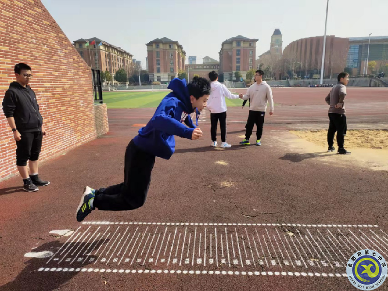 安徽日?qǐng)?bào)：AI賦能，合肥七中走出“雙新”建設(shè)示范路(圖4)