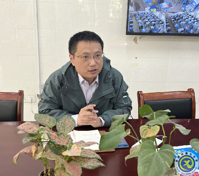 合肥七中高二級部召開高二(7)班班級管理座談會(圖4) 合肥七中高二級部召開高二(7)班班級管理座談會(圖4)