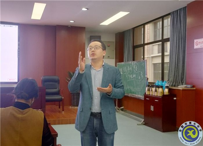 張校.jpg 張校.jpg