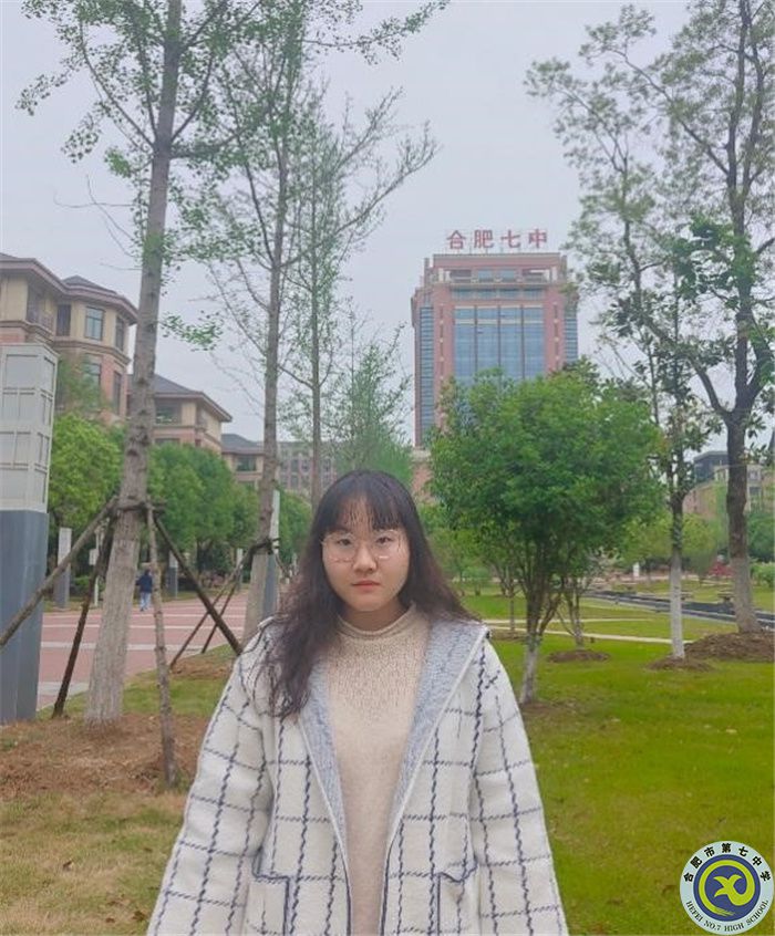 圖為袁子怡老師.jpg 圖為袁子怡老師.jpg