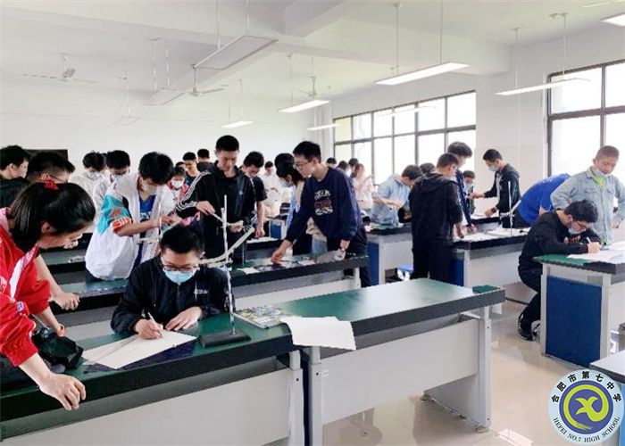 走進(jìn)物理實(shí)驗(yàn) 感悟理學(xué)新知(圖2) 走進(jìn)物理實(shí)驗(yàn) 感悟理學(xué)新知(圖2)