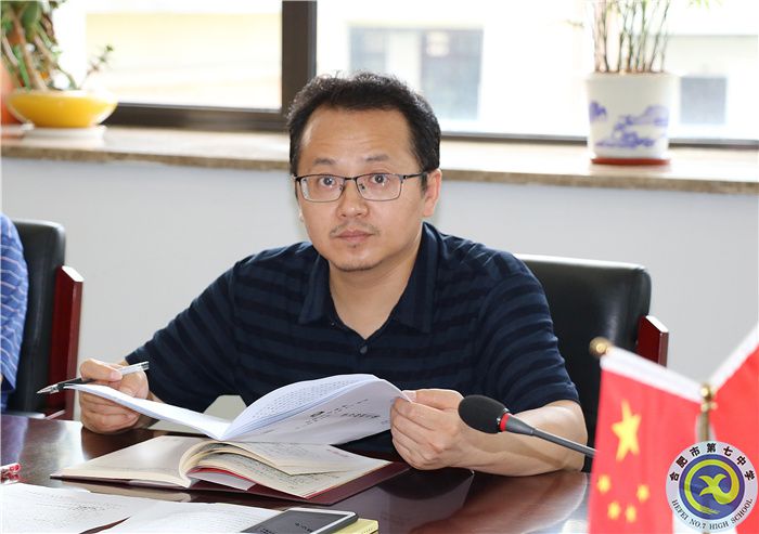 張校.jpg 張校.jpg