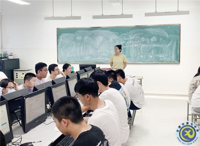 學(xué)生發(fā)展指導(dǎo)中心:開展心理普測(cè) 護(hù)航學(xué)生成長(zhǎng)(圖1) 學(xué)生發(fā)展指導(dǎo)中心:開展心理普測(cè) 護(hù)航學(xué)生成長(zhǎng)(圖1)