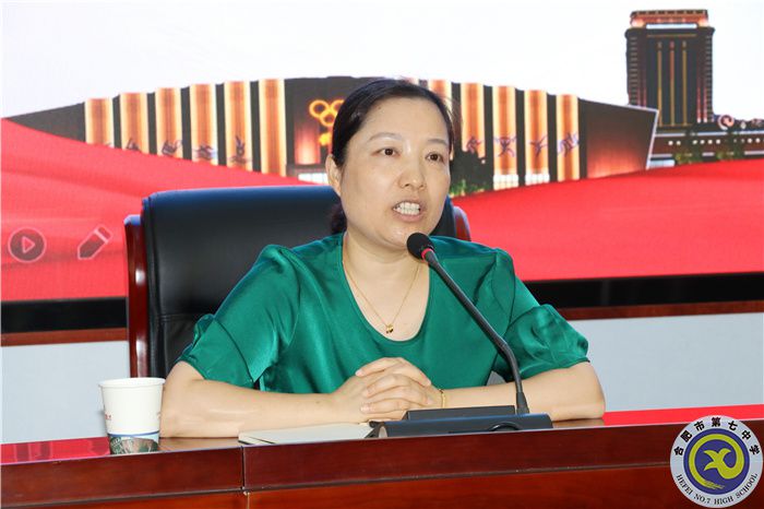 謝校.jpg 謝校.jpg