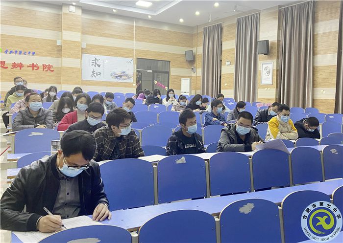 合肥七中高三年級(jí)有序開展高考報(bào)名工作(圖2) 合肥七中高三年級(jí)有序開展高考報(bào)名工作(圖2)