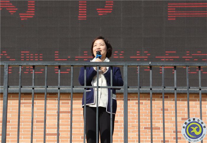 合肥七中“書香校園”系列活動啟動儀式(圖3) 合肥七中“書香校園”系列活動啟動儀式(圖3)