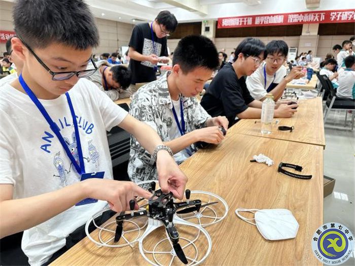 合肥七中無人機代表隊斬獲佳績(圖3) 合肥七中無人機代表隊斬獲佳績(圖3)