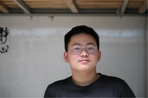 王睿麟.jpg 王睿麟.jpg