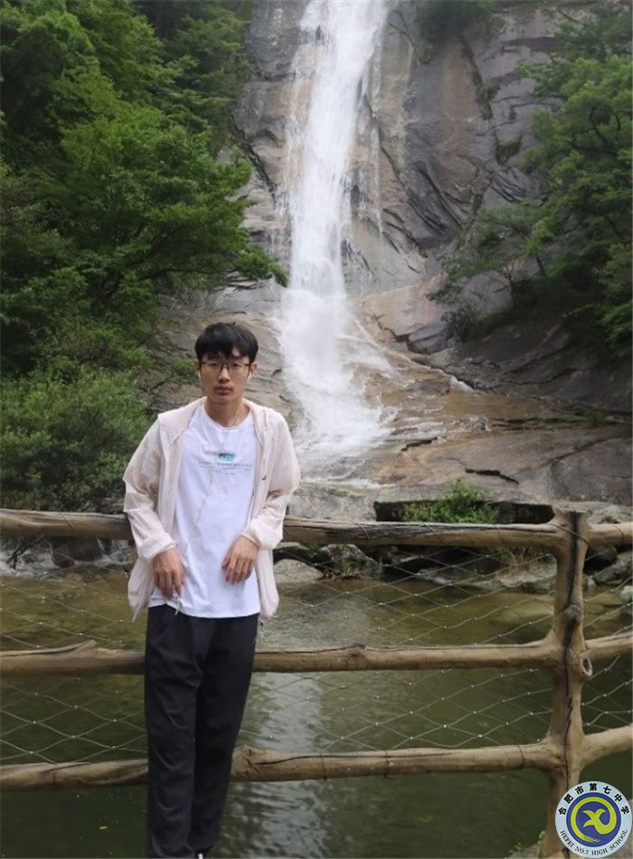 劉子豪.jpg 劉子豪.jpg