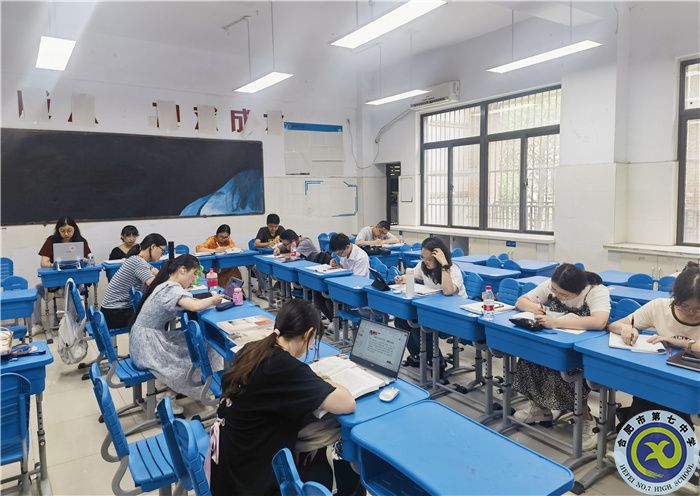 集體備課 (2).jpg 集體備課 (2).jpg