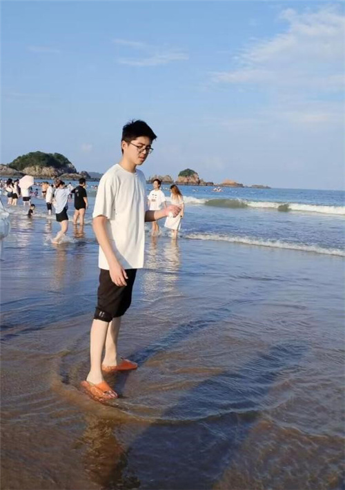 應哲遠.jpg 應哲遠.jpg