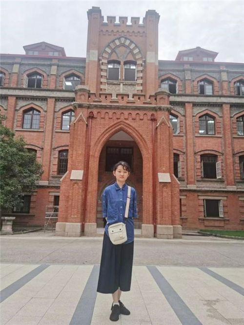 方雨默.jpg 方雨默.jpg