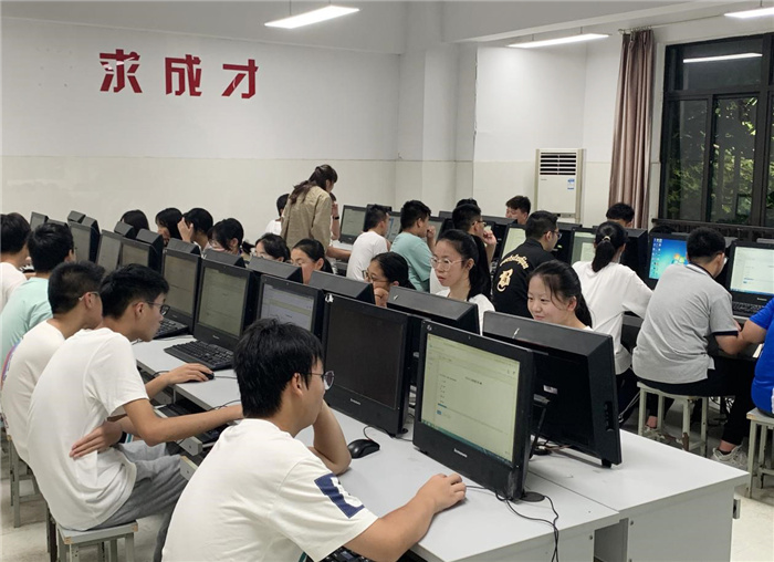 合肥七中開展高一新生心理普查工作(圖3) 合肥七中開展高一新生心理普查工作(圖3)