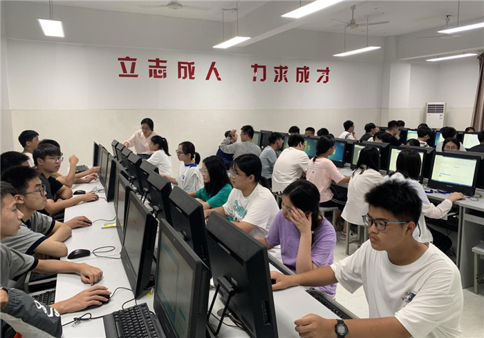 合肥七中開展高一新生心理普查工作(圖1) 合肥七中開展高一新生心理普查工作(圖1)