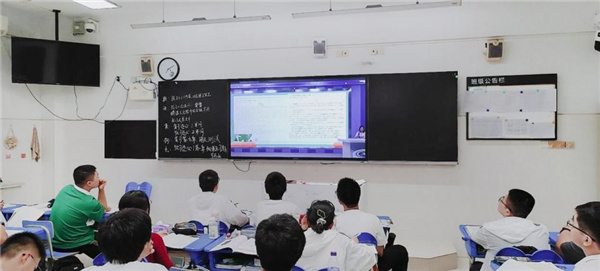 合肥七中高二年級開展語數(shù)英學(xué)法指導(dǎo)講座(圖1) 合肥七中高二年級開展語數(shù)英學(xué)法指導(dǎo)講座(圖1)