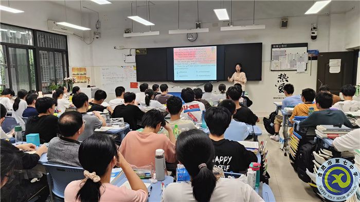 訾小璠上課.jpg 訾小璠上課.jpg