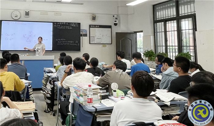 王珺.jpg 王珺.jpg