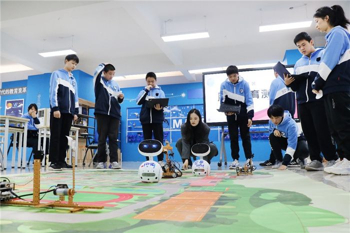 從“五育并舉”到“融合共生”！合肥七中榮獲“五育融合學(xué)校”稱號(hào)(圖3)