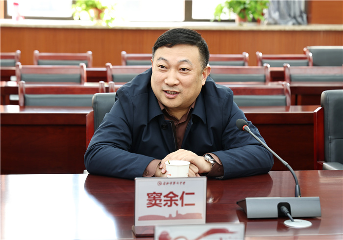 國家“雙一流”建設(shè)高校安徽大學(xué)向合肥七中授牌“優(yōu)質(zhì)生源基地”！(圖5)