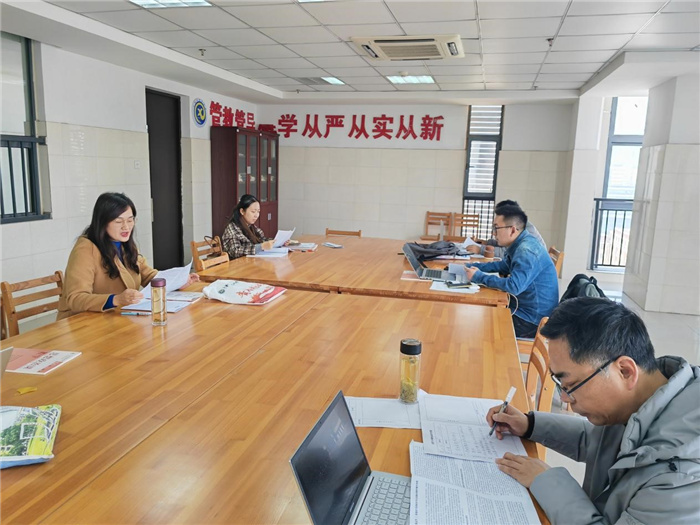 政治2.jpg 政治2.jpg