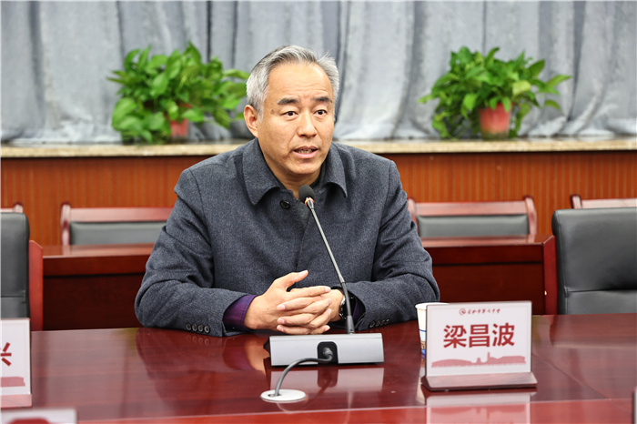 南昌市教育局一行蒞臨合肥七中調(diào)研交流(圖5) 南昌市教育局一行蒞臨合肥七中調(diào)研交流(圖5)