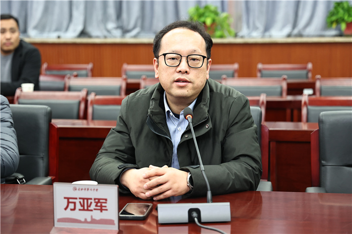 南昌市教育局一行蒞臨合肥七中調(diào)研交流(圖4) 南昌市教育局一行蒞臨合肥七中調(diào)研交流(圖4)