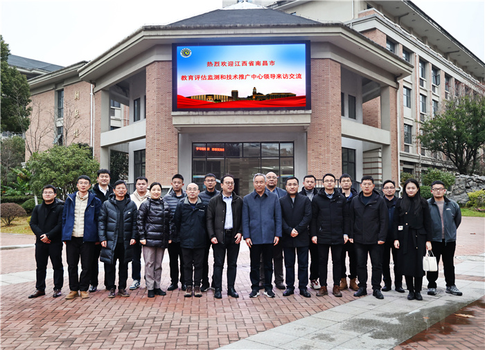 合影.jpg 合影.jpg