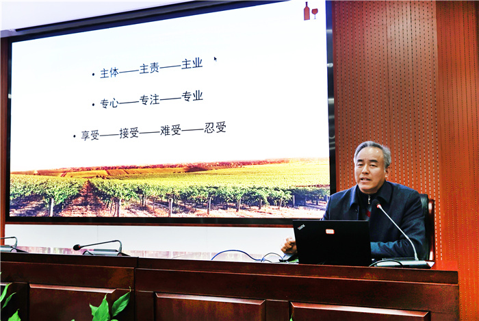 合肥七中高三年級(jí)召開第六次教師會(huì)暨學(xué)情分析會(huì)(圖5) 合肥七中高三年級(jí)召開第六次教師會(huì)暨學(xué)情分析會(huì)(圖5)