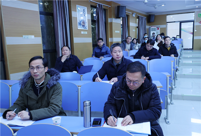 合肥七中聯(lián)合李啟梅教育名師工作室開展課題研究活動(圖4) 合肥七中聯(lián)合李啟梅教育名師工作室開展課題研究活動(圖4)