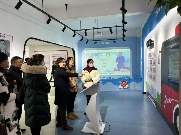 紫蓬分校來(lái)校交流.png 紫蓬分校來(lái)校交流.png