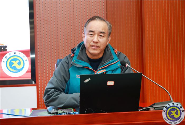 梁昌波.jpg 梁昌波.jpg