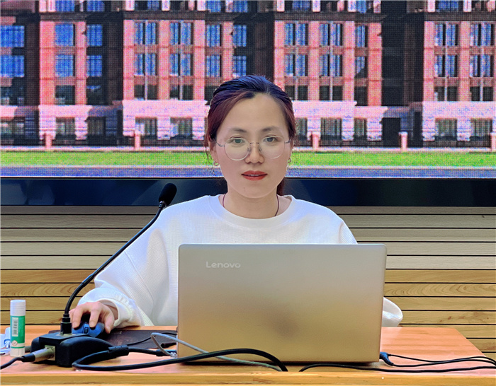 合肥七中高一年級召開第二學(xué)期期中學(xué)情分析會(圖2) 合肥七中高一年級召開第二學(xué)期期中學(xué)情分析會(圖2)