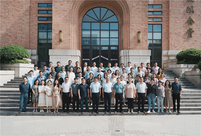 合影.jpg 合影.jpg