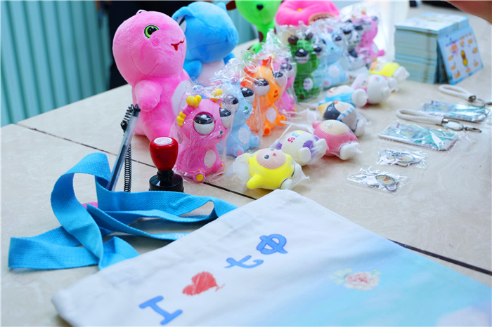 獎(jiǎng)品.jpg 獎(jiǎng)品.jpg