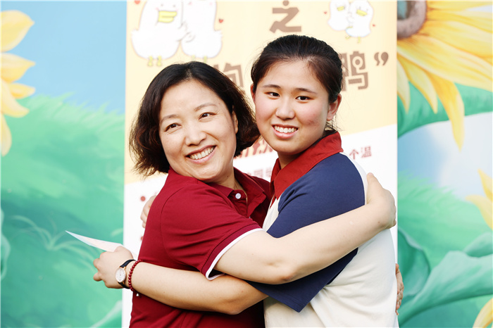 抱抱“鴨”.jpg 抱抱“鴨”.jpg