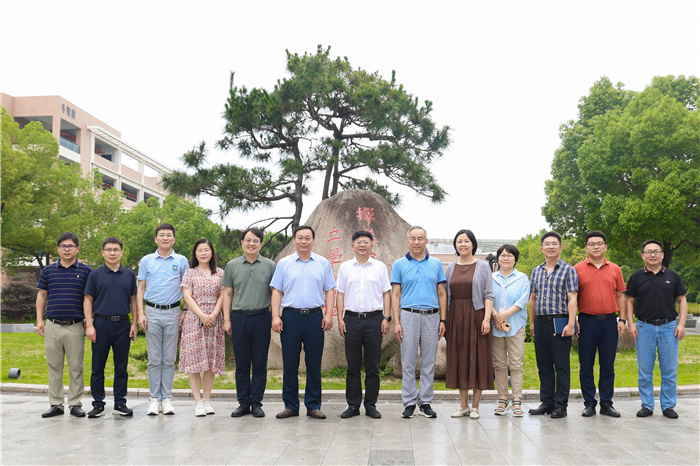 合肥一六八中學(xué)與合肥七中簽訂新時(shí)代育人方式改革合作交流框架協(xié)議(圖8) 合肥一六八中學(xué)與合肥七中簽訂新時(shí)代育人方式改革合作交流框架協(xié)議(圖8)