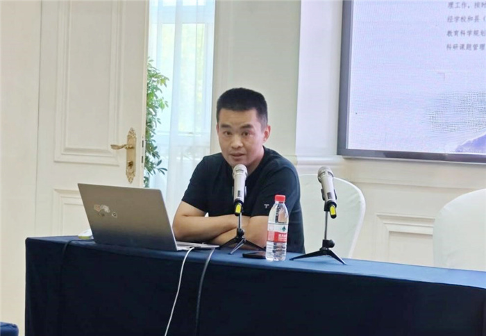 劉陳.jpg 劉陳.jpg