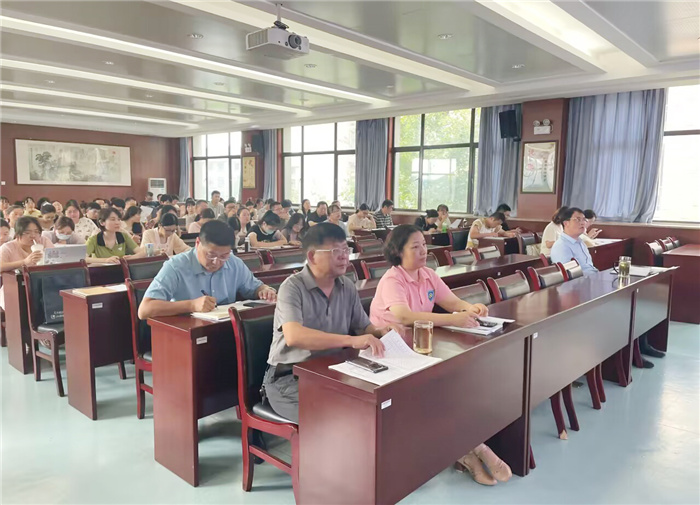 高三教師會(huì).jpg 高三教師會(huì).jpg