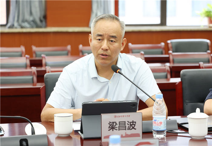 新加坡人工智能語言教育協(xié)會到訪合肥七中(圖5) 新加坡人工智能語言教育協(xié)會到訪合肥七中(圖5)