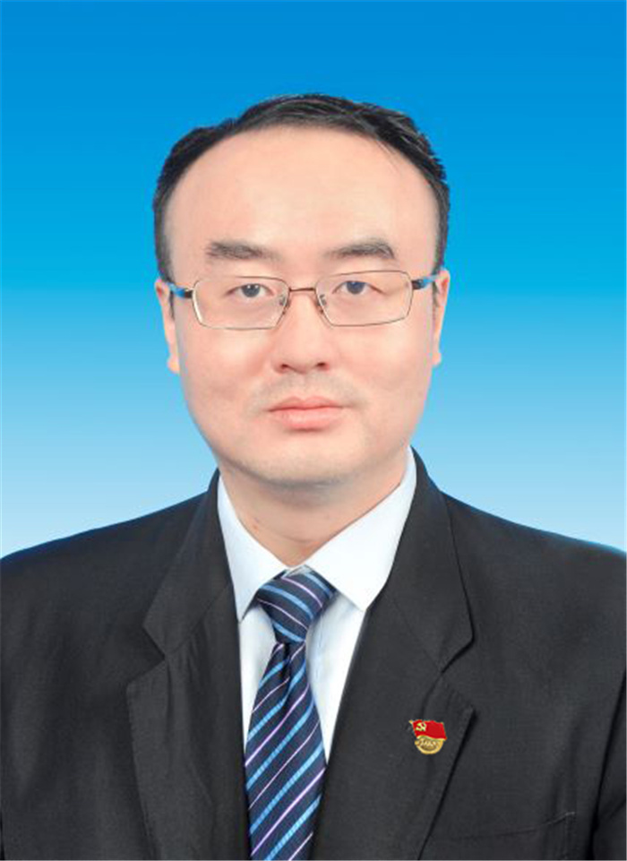 胡晨.jpg 胡晨.jpg