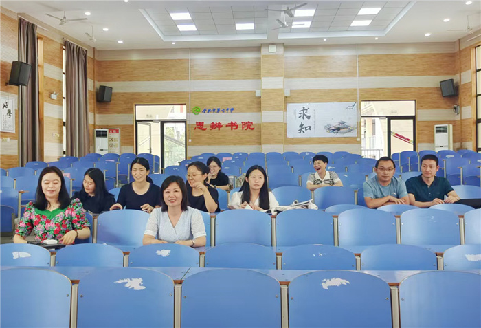 集體照片.jpg 集體照片.jpg