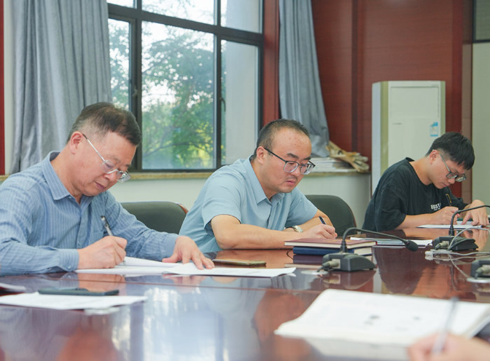 合肥七中行政黨支部專題學(xué)習(xí)黨的二十屆三中全會(huì)精神(圖3) 合肥七中行政黨支部專題學(xué)習(xí)黨的二十屆三中全會(huì)精神(圖3)