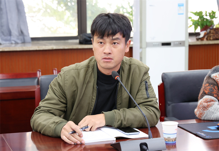 合肥七中召開(kāi)2024-2025學(xué)年第一次社團(tuán)指導(dǎo)老師會(huì)議(圖4) 合肥七中召開(kāi)2024-2025學(xué)年第一次社團(tuán)指導(dǎo)老師會(huì)議(圖4)