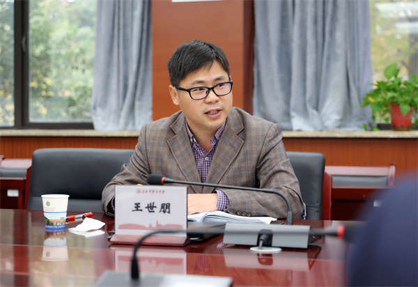 宿松縣程集中學(xué)一行蒞臨合肥七中參觀交流(圖6) 宿松縣程集中學(xué)一行蒞臨合肥七中參觀交流(圖6)