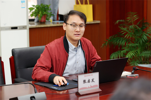 宿松縣程集中學(xué)一行蒞臨合肥七中參觀交流(圖5) 宿松縣程集中學(xué)一行蒞臨合肥七中參觀交流(圖5)