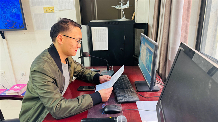 張啟發(fā).jpg 張啟發(fā).jpg