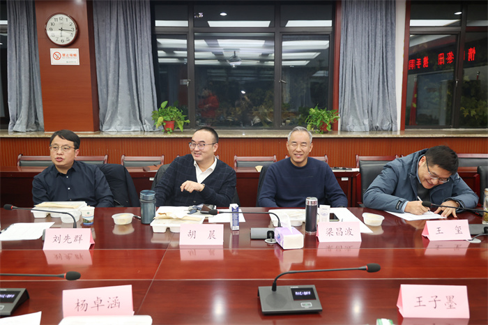 合肥七中高二年級“校長有約”晚餐會(圖3) 合肥七中高二年級“校長有約”晚餐會(圖3)