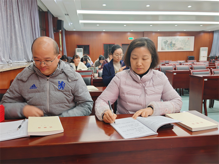 合肥七中第一黨支部召開全體黨員大會(huì)(圖2) 合肥七中第一黨支部召開全體黨員大會(huì)(圖2)